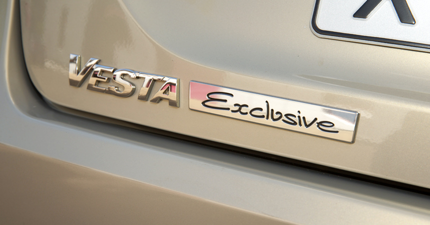 LADA Vesta Exclusive - экокожа , «алькантара», 1,8 (122) на «механике» и т.п.